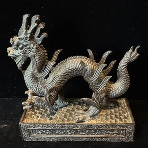 Intricate Bronze-Tone Dragon Sculpture